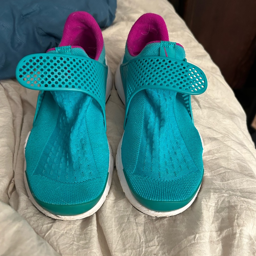 Women’s Nike size 9